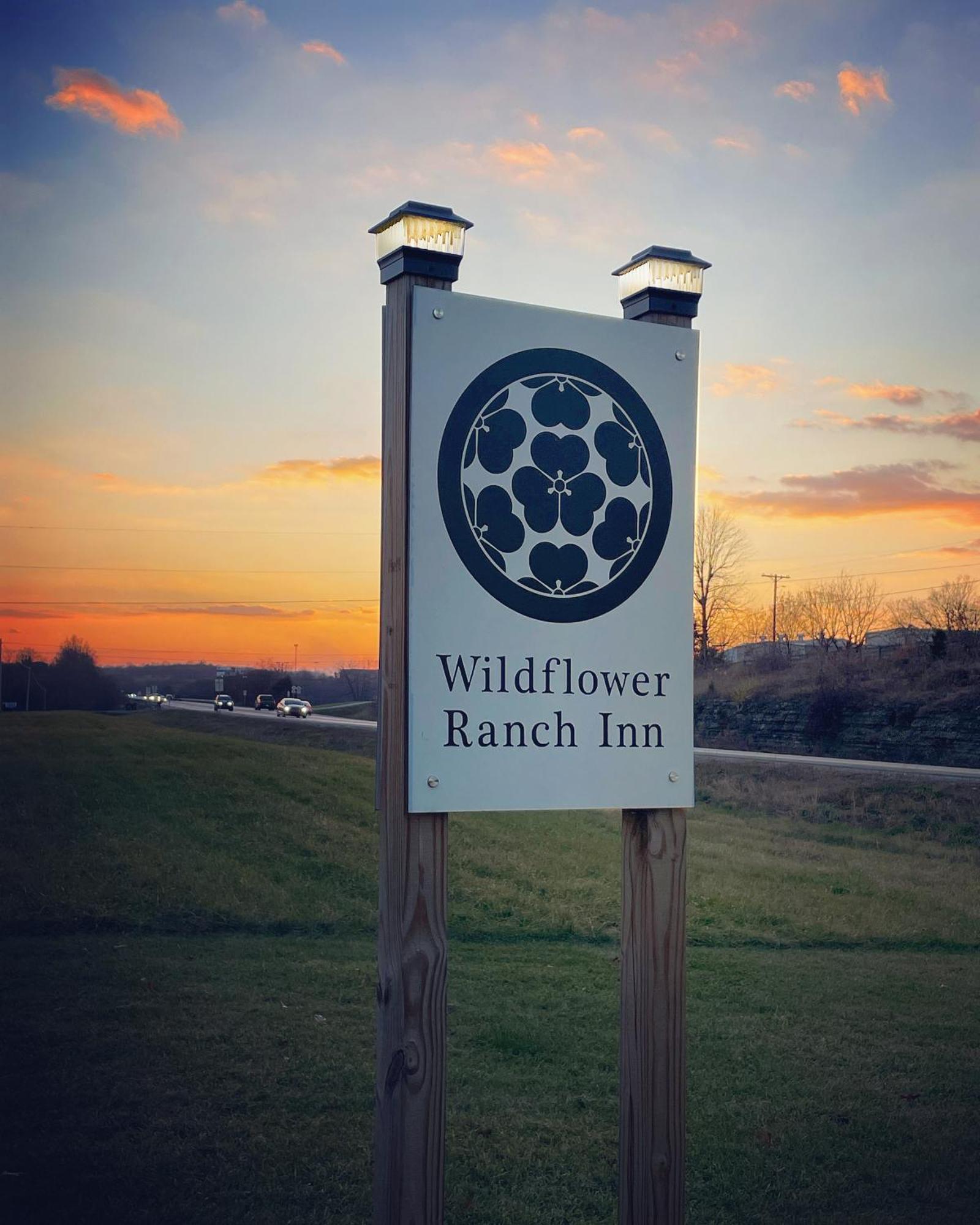 Springfield Wildflower Ranch Inn מראה חיצוני תמונה